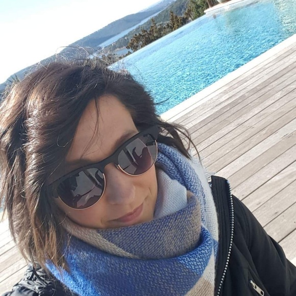 Meet your Posher, Kara - Picture 4 of 4